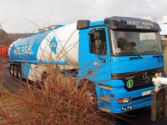 1202-gasoleo-059-mb-actros-poeppel-holz-200205-01