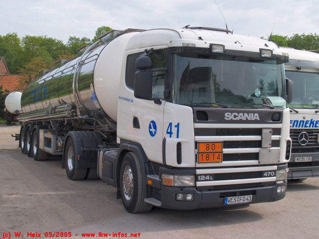 1814-06-hidroxido-potasico-en-solucion-Scania-124-L-470-Fenneken-140505-02